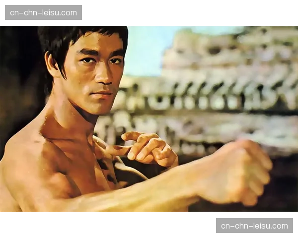 “皇家李小龙”奇伦佐高扫KO获胜,赛后呼吁对阵“街头耶稣”霍兰德 “皇家李小龙”奇伦佐高扫KO获胜,赛后呼吁对阵“街头耶稣”霍兰德