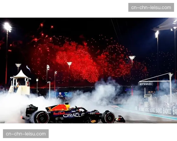 红牛发布RB22赛车,维斯塔潘称赞新车平衡性远超预期 红牛发布RB22赛车,维斯塔潘称赞新车平衡性远超预期